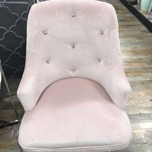 Meet your Posher, Leslie